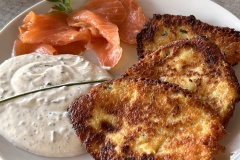 Kartoffelpuffer mit Lachs